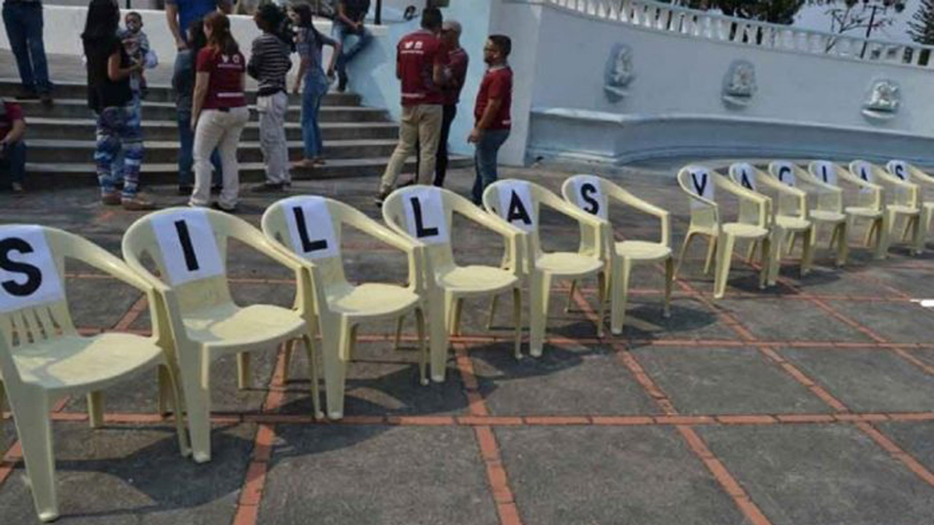 ACTUALIDAD | Con “Sillas vacías” recordaron a las víctimas de la